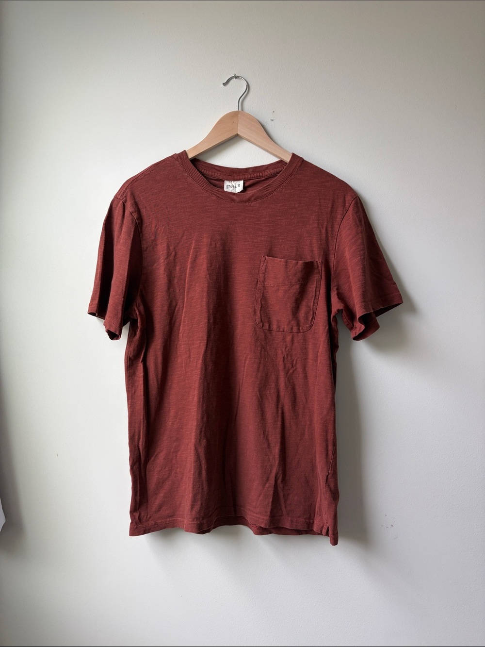 Pact Men's Organic Cotton Pocket Tee in Rust Red